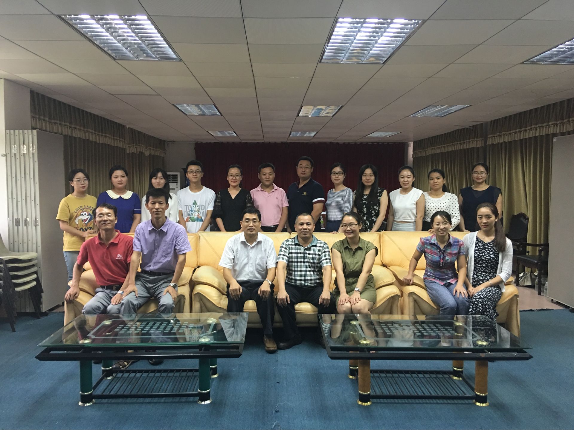 我院召开微时代背景下研究生党建工作新途径专题研讨会