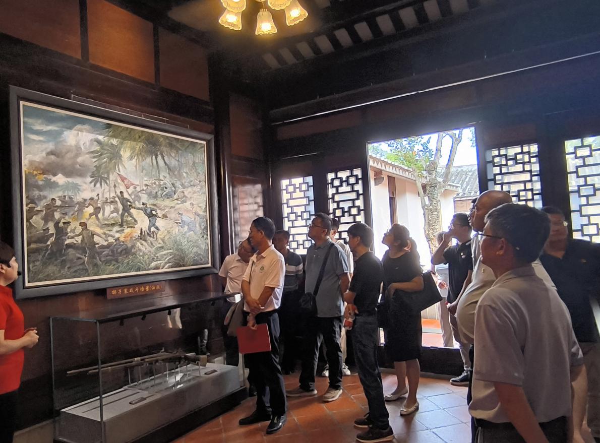 雷竞技王者荣耀吧教工党支部开展党建活动