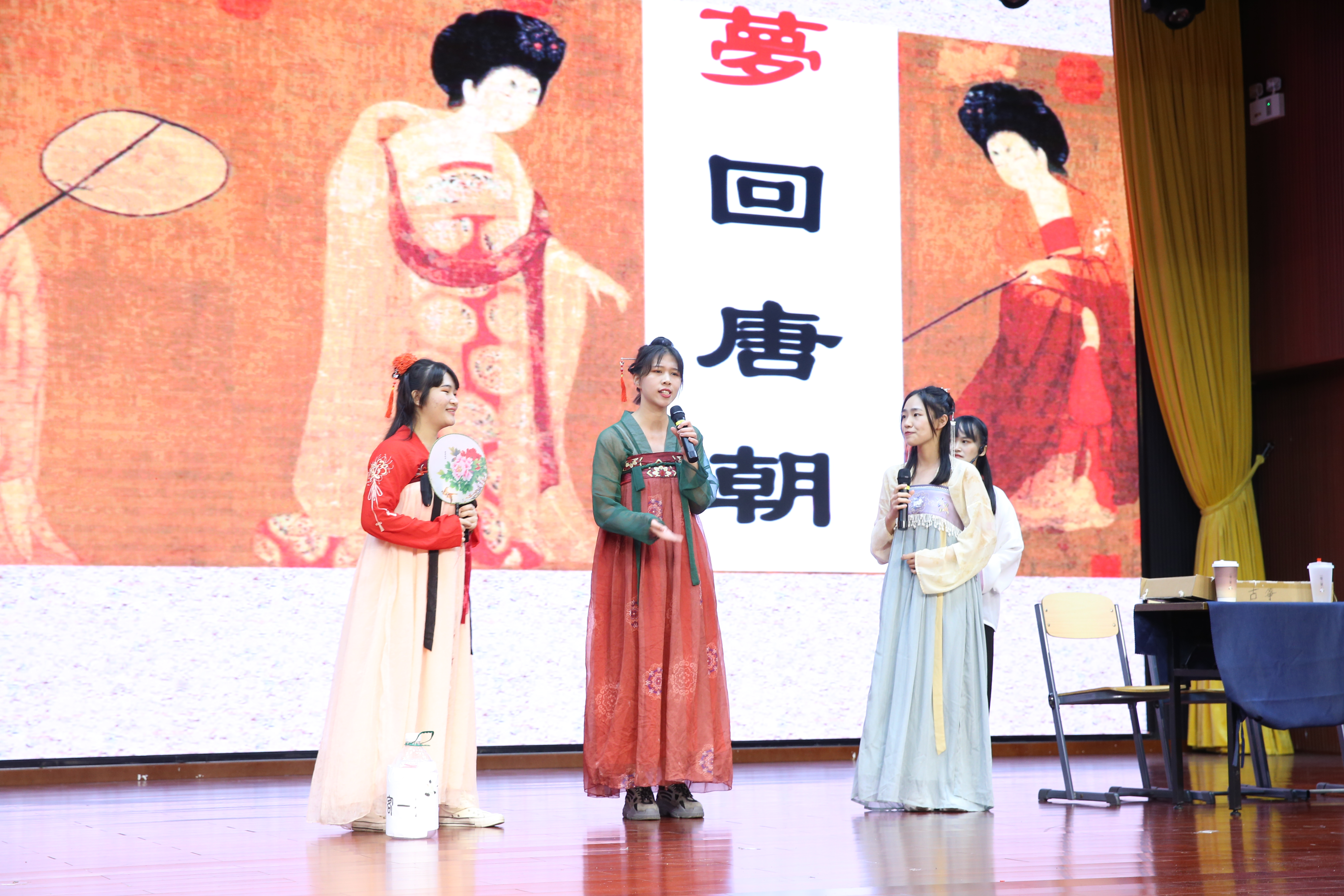 我校第六届研究生才艺大赛暨迎新晚会圆满落幕