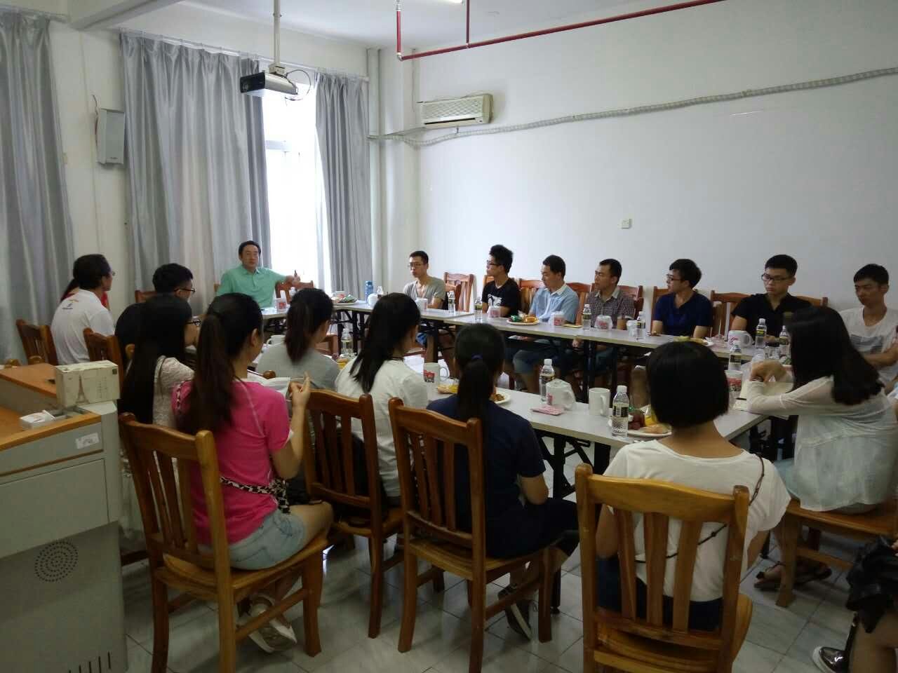 雷竞技雷老板第四期研究生学术沙龙顺利举行
